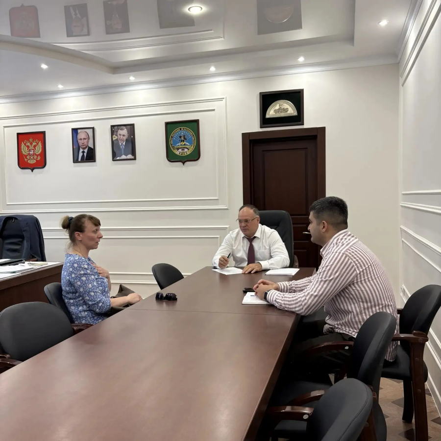 Администрация Яблоновского городского поселения решает проблемы подтопления и освещения